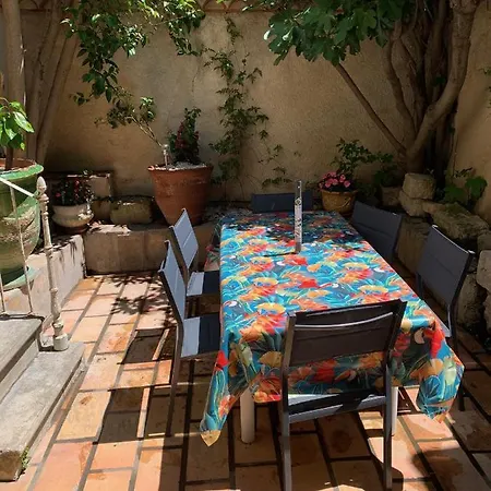 La Maison Sur La Place Aigues-Mortes Buitenkant foto